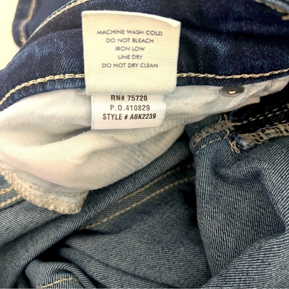 BKE Buckle Denim Payton Universal Fit Mid Rise Straight Women's 30x31 1/2 Jeans - Picture 6 of 8